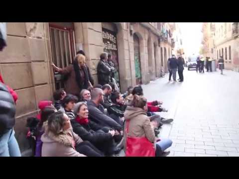 Desnonament suspès al carrer de la Lluna,10