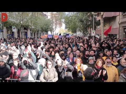 L'antifeixisme planta cara a la manifestació de l'extrema dreta convocada davant de la seu de la CUP. Via @La_Directa