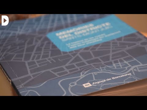 Veïnes de Barcelona denuncien instrumentalització d·Agbar en els llibres Memòries del Districte. Desenes de vei?nes consideren que la companyia d?aigu?es ha instrumentalitzat la seva imatge, sumant-les sense ser-ne conscients a una campanya corporativaRedacció: Jesús RodríguezAudiovisuals: Sònia Calvó, Estel·la Marcos, Sara Borrella i Marc FreixenetNotícia completa: Directa - Agents d·investigació privada s·infiltren en el moviment per la remunicipalització de l·aigua
