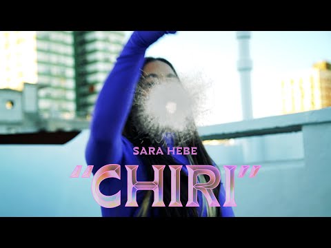 <div><span style='text-align: center;'>#Sarahebe #Chiri #FCKCPS</span><br></div><div><br></div><div>Chiri - Sara Hebe ( Prod x Rio Del Pari )</div><div><br></div><div>Subscriu-te al canal de YouTube!</div><div>https://bit.ly/SaraHebeYT</div><div><br></div><div>- Segueix a Sara Hebe:</div><div>https://www.instagram.com/sara_hebe</div><div>https://spoti.fi/3gzD9Hv</div><div><br></div><div>-Producció Musical x Rio Del Pari:</div><div>https://www.instagram.com/riodelpari/</div><div><br></div><div>-Master x Ferlaflme</div><div>https://www.instagram.com/ferlaflme/</div><div><br></div><div>- Video by Facu Plaga , Delfi Taglieri i Vanda Crisanti</div><div>https://www.instagram.com/facuplaga/</div><div>https://www.instagram.com/delfitaglieri/</div><div>https://www.instagram.com/vandacrisanti/</div><div><br></div><div>-DG, lettering i animació x Designerr Drugs </div><div>https://www.instagram.com/designerr.drugs</div><div><br></div><div>- Participació companyes traballadores sexuals de Constitucion, Casa Roja Ammar</div><div>https://www.instagram.com/casaroja.ammar</div><div><br></div><div>- Pèl x Paty Magri </div><div>https://www.instagram.com/paty_magriok/</div><div><br></div><div>- Mkp x Sylvia Pop </div><div>https://www.instagram.com/syl_via_pop/</div><div><br></div><div>- Outfit x Balma Ropa </div><div>https://www.instagram.com/balma.ropa/</div><div><br></div><div>#Sarahebe #Chiri #FCKCPS</div><br/>